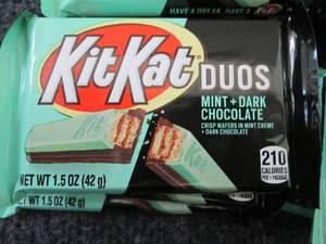 lot 159 image: 12- 1.5 oz KitKat Duos...