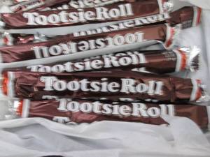 lot 160 image: 12- 2.5 oz Tootsie Rolls...