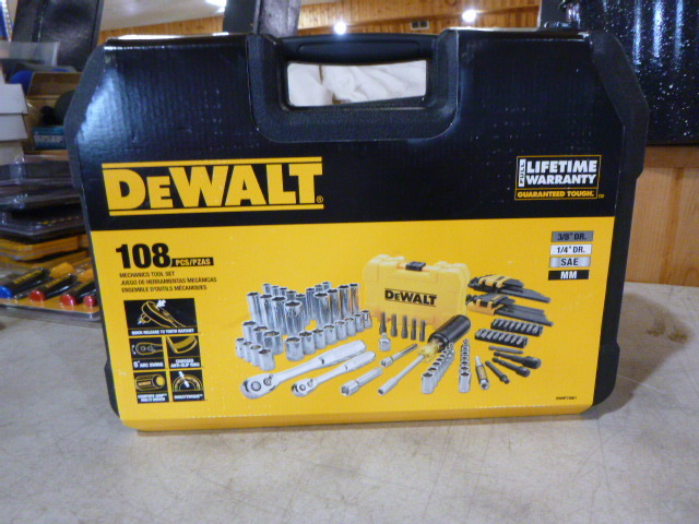 Dewalt 84 piece mechanics tool outlet set