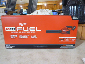 lot 46 image: Milwaukee Blower Kit