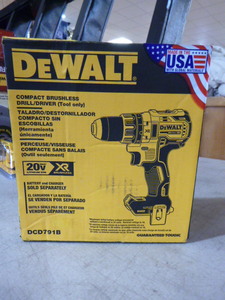 lot 55 image: DeWalt Compact Brushless DrillDriver