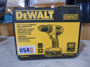 lot 60 image: DeWalt 12 Compact DrillDriver Kit