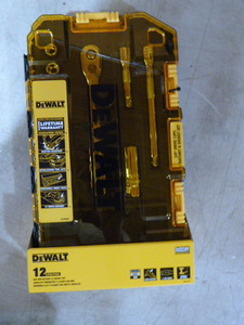lot 67 image: DeWalt 12 Piece Ratchet and Socket Set