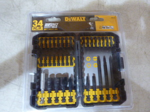 lot 71 image: DeWalt 34 Piece Impact Driver Bit Set