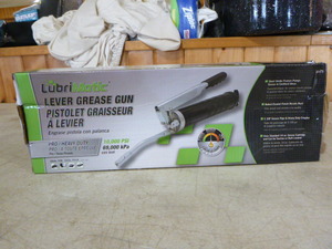 lot 87 image: LubriMatic Lever Grease Gun