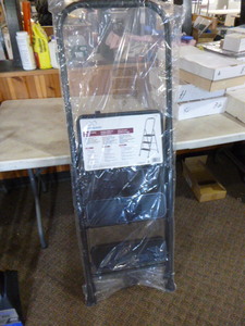 lot 100 image: Simple Spaces 3-Step Folding Step Stool