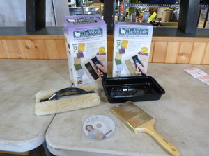 lot 141 image: 2 Woolie Express Decorative Painting Kits