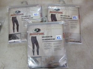 lot 146 image: 3 Mossy Oak Baselayer Bottoms