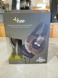 lot 154 image: Mossy Oak Fuse Premium Stereo Headphones