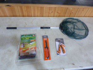 lot 170 image: Fishing Items
