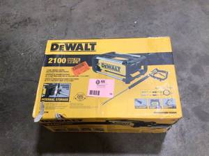 lot 19 image: DEWALT 2100 PSI 1.2 GPM Cold Water Electric Pressure Washer Customer Returns See Pictures