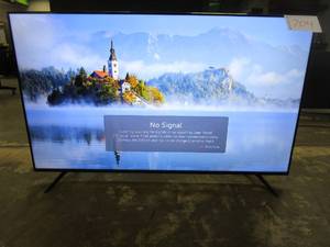 LG 65 Class 4K UHD Smart LED TV - 65UQ7570PUJ (Scratch Right of Center)