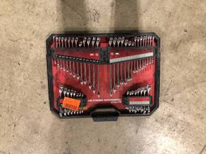 lot 14 image: Husky SAE and Metric Combination Wrench Set with Tray (44-Piece) Customer Returns See Pictures