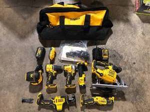 lot 30 image: DEWALT 20V MAX Site-Ready  7 Tool Combo Kit (with 2 Batteries, and 1 charger See Pics