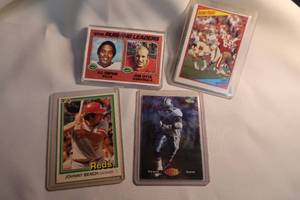 4 COLLECTOR CARDS