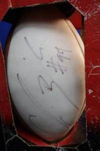 AUTOGRAPHED FOOTBALL CHICAGO BEARS