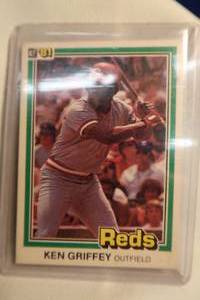 5 COLLECTABLE CARDS