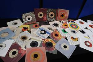 LOT OF 45S