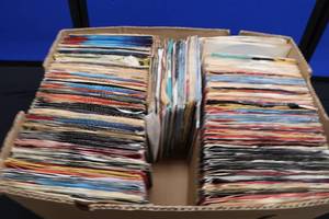 HUGE COLLECTION OF 45S