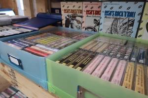 HUGE LOT OF VINTAGE CASSETTE TAPES WTH ROCK AND ROLL COLLECTION