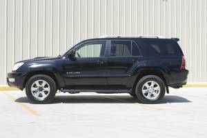 lot 3 image: 2004 Toyota 4Runner 4dr SR5 V8 Auto 4WD