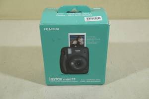 lot 20 image: FujiFilm Instax Mini 11 Instant Camera