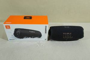 lot 32 image: JBL Charge 5 Bluetooth Speaker