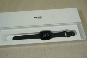 lot 44 image: Apple Watch Series 3 38mm GPS Smart Watch