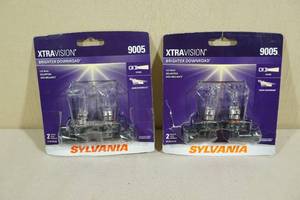 lot 119 image: 2 Sets Sylvania Xtravision Halogen Lamps 9005