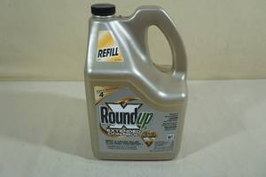 lot 126 image: 1.25 Gallon Round Up Extended Control Refill Jug