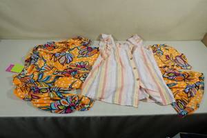 lot 173 image: Small Swimsuit Cover up with T-shirt