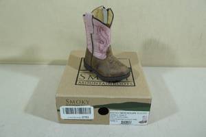 lot 181 image: Smoky Mountain Boots -Little Kids Size 4, BrownPink