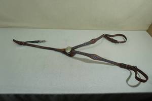 lot 187 image: Vintage Barrel Racing Horse Chest Collar