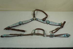 lot 188 image: Vintage Showman Sunflower and Silver Turquoise Tack Set -Breast Collar & Bridle