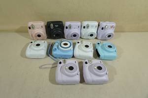 lot 197 image: 9 Non-Functioning Instax Mini 11 Instant Cameras