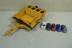 lot 215 image: John Deere Pan Scraper Tomy 116 Scale with 5 Hot Wheels Trucks