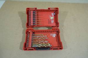 lot 220 image: Milwaukee Drill Bit Set