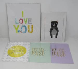 lot 13 image: Art bundle