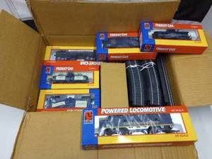 lot 44 image: Life Like Train HO Scale Smith & Wesson Set With Transformer