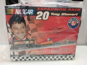 lot 45 image: Nascar Lionel  Toney Stewart Expansion Pack HO Scale Train Cars