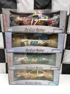 lot 12 image: Team Caliber Pit Stop 124 Scale Die Cast Cars