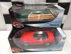 lot 32 image: 100% Hot Wheels 118 Scale Die Cast Cars
