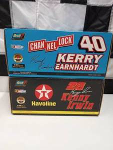 lot 20 image: Revell 124 Scale  Die Cast Cars