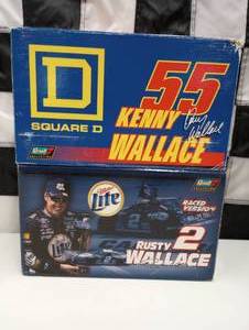 lot 81 image: Revell 124 Scale Die Cast Cars