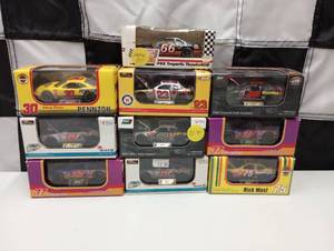 lot 86 image: Revell 164 Scale Die Cast Cars