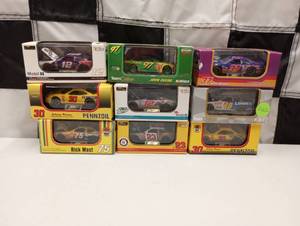 lot 88 image: Revell And Team Caliber 164 Scale Die Cast Cars