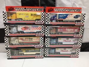 lot 121 image: Assorted Vintage Matchbox 187 Scale  Super Star Transporters