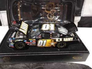 lot 178 image: Owners Elite 124 Scale Die Cast Car #01 Mark Martin