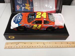 lot 184 image: RCCA  Action Elite 124 Scale Jeff Gordon #24 Dupont Die Cast Car