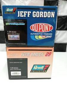 lot 220 image: Revell 124 Scale Die Cast Cars